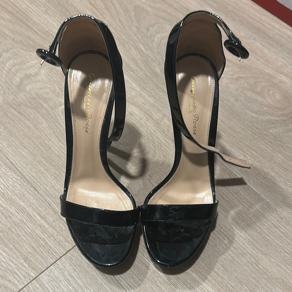 Gianvito Rossi Black Heels Elegant Design